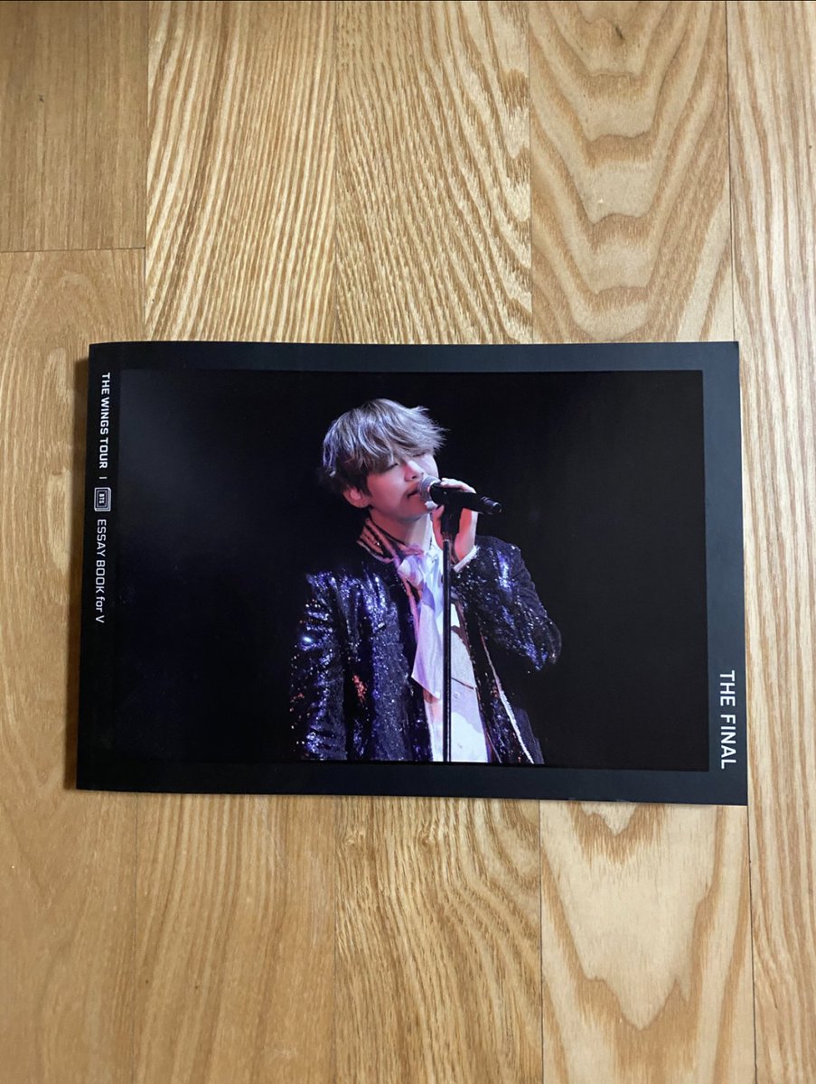 malangjadoo's tweet photo. 뷔 태형 김태형 윙파콘 에세이북 포카 포함 
운포 5.2

양도 양도합니다 뷔 방탄 김태형 BTS V taehyung essay book wings tour the final https://t.co/SrKDElupeI