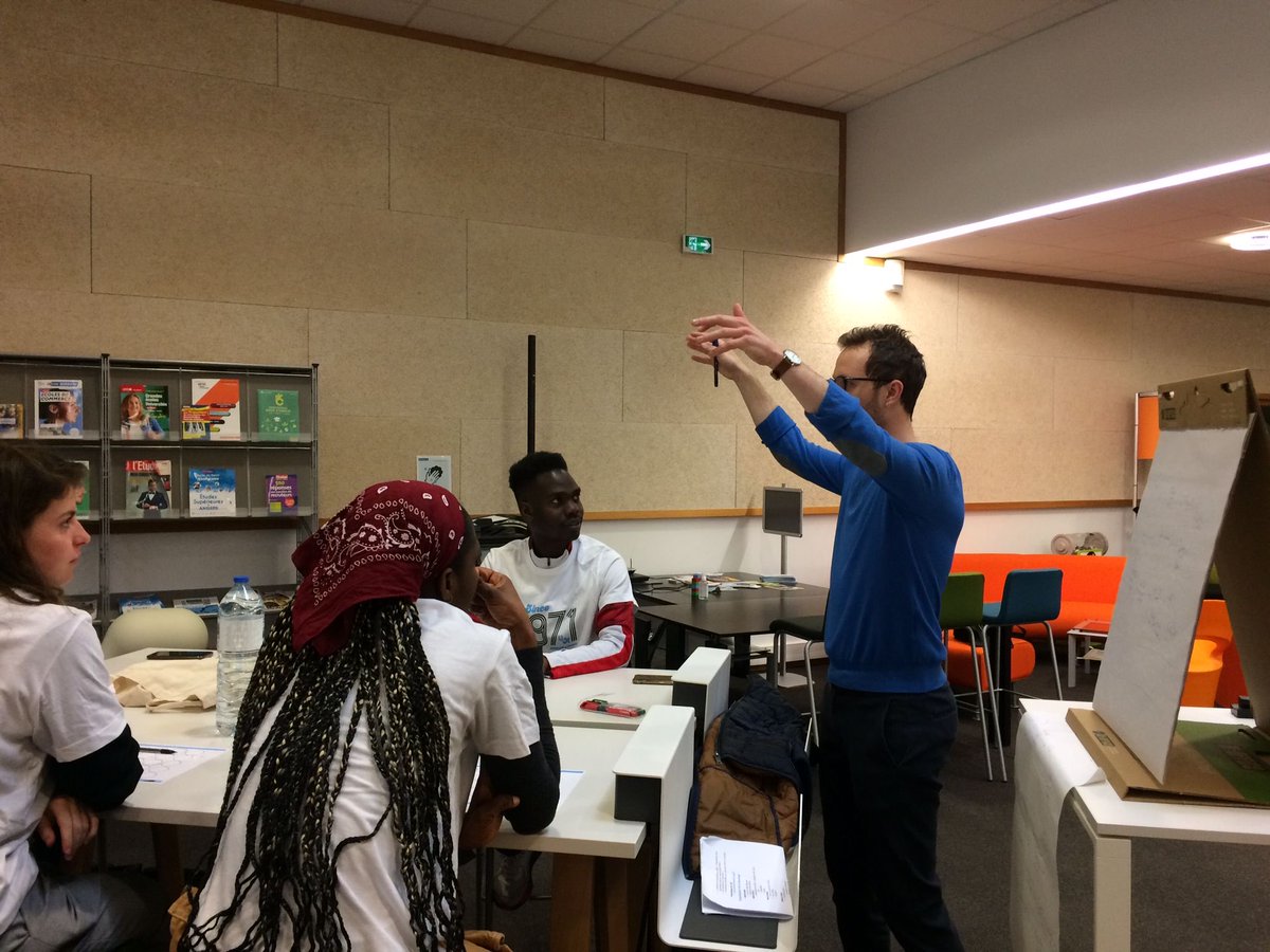 UnivAngers's tweet photo. #hackathon en cours 💡 : l’UA dans 50 ans, vous la voyez comment ? 50 étudiants réunis par le #Suio-ip pour phosphorer toute une journée #50ansUA #creativday https://t.co/xq15TeCXsk