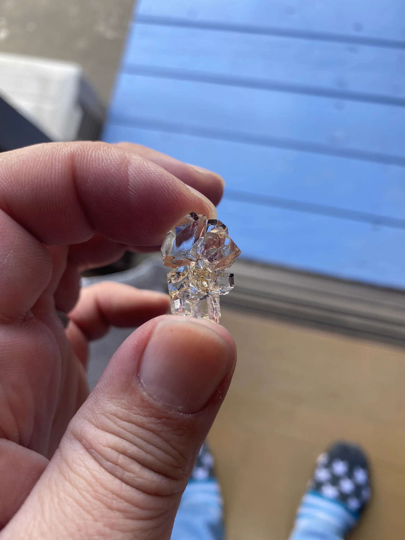 @Nakazako 外からすいません。
うちの冷蔵庫にもありましたよ！
綺麗ですよね！
舐めたけど塩だと思います(^^;; 