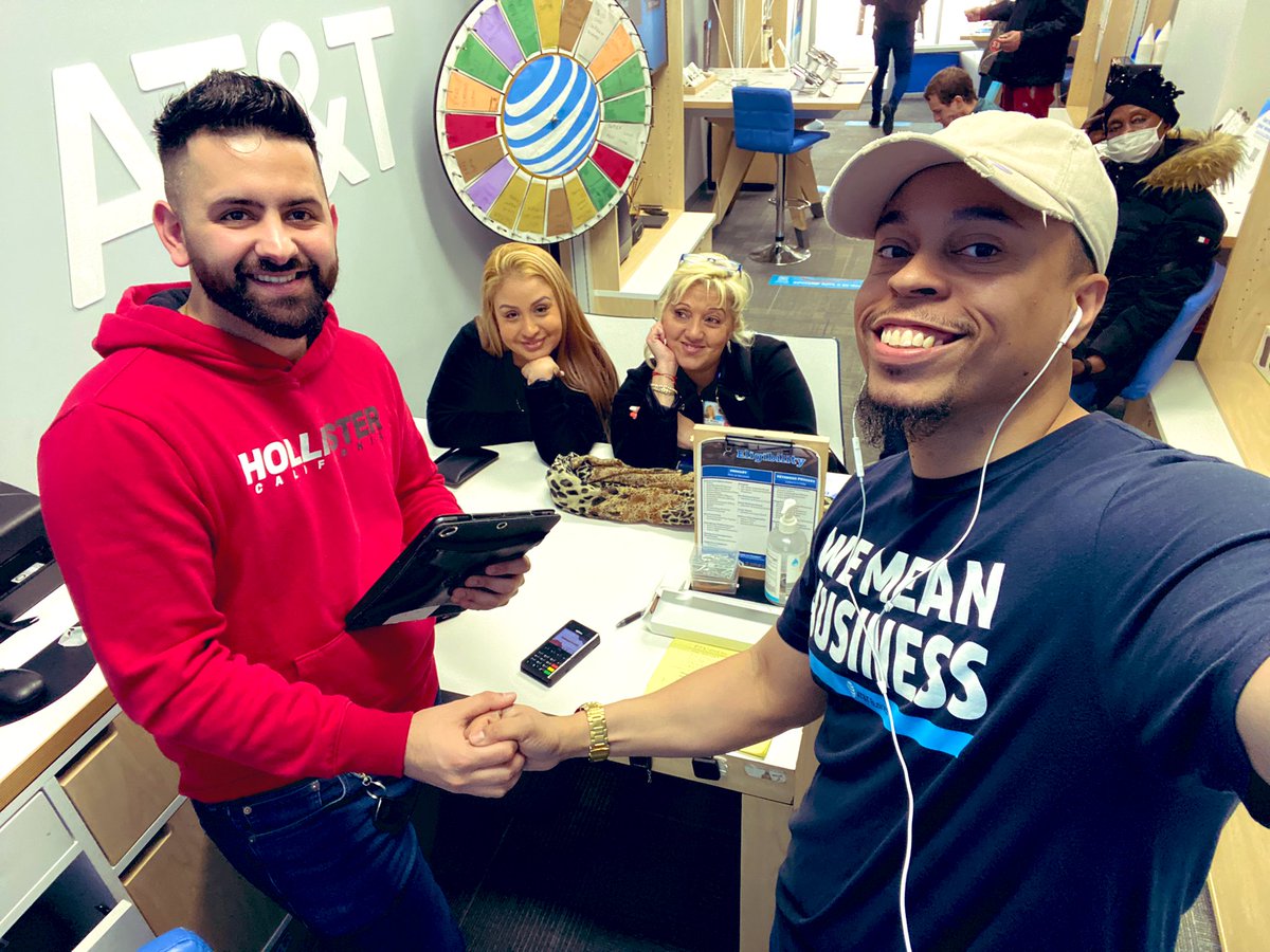 SmallBizzyBone's tweet photo. What a Monday ๐ !
โ
Onsite appointment to help our DOT First Responders โ and their family port over to #FirstNet ๐จ
for our $61.50 Bundle ๐ฑโ๏ธ๐ป.
โ
And an instore appointment to do the same for our #HealthCareHeros ๐ง๐ฝโโ๏ธat Mt.Sinai ๐ฉบ
#PortPositivity ๐
#FRAO ๐จโ๐ฉโ๐ฆโ๐ฆ https://t.co/2YEs4j8IiS