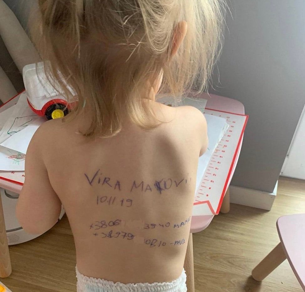 HannaLiubakova's tweet photo. #Ukraine This is how Ukrainian parents leave the names and additional information about their children in case the parents are murdered https://t.co/fh5tJyqV2T