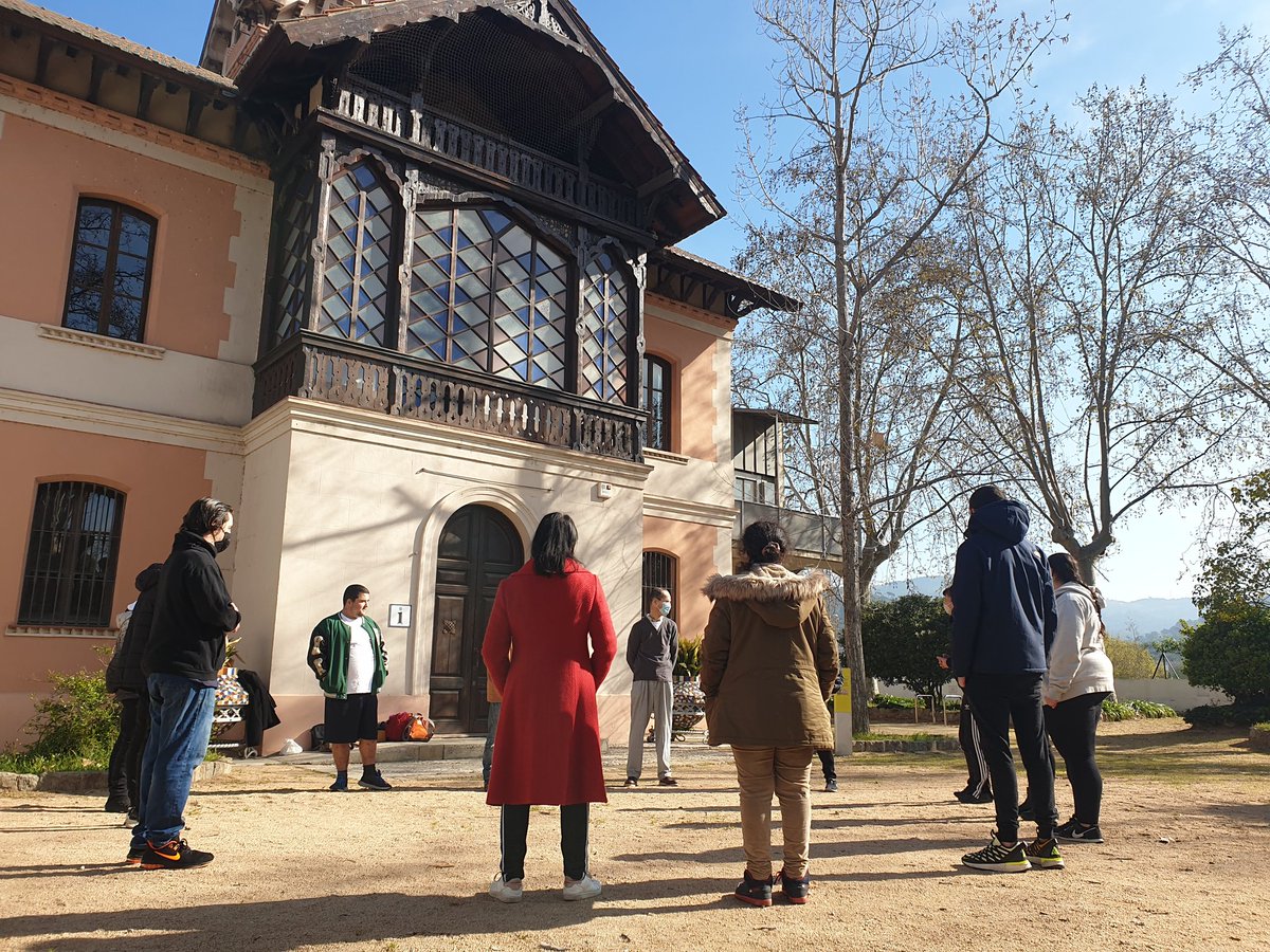 BbezaB's tweet photo. Bon dia! des de la formació en tecniques de circ per al curs de jardineria del #montcada #InclouJardineria a la #CasadelesAigües. #ocupabilitat de persones amb discapacitat intel.lectual al projecte #TerrritoriSocial d'@aiguesbcnclient i @AjMontcada https://t.co/a5lVKXaREl