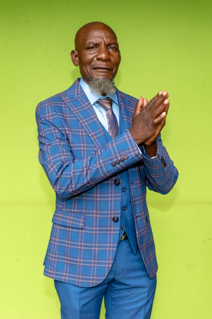 Security360zim's tweet photo. #securitythreesixty wishes the #seniorlecturer a happy birthday. Many more years are coming and may lines fall in pleasant places for you. We value your music.
#birthdayblessings
#securitythreesixty
#khiamaboys
#esteemedbrands
@EsteemComms
@KhiamaBoys
@takemorem1
@mavhure1 https://t.co/IKLNyY6bnw