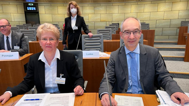 Landtag NRW stimmt Besoldungsanpassungen und Corona-Sonderzahlung zu

 #Beamte #Besoldungspaket #BSBDBielefeld #CoronaSonderzahlung #DBB #DBBNRW #Landtag #RechtsprechungBeamte #wwwdbbnrwde

bsbd-bielefeld.de/2022/03/23/bes…