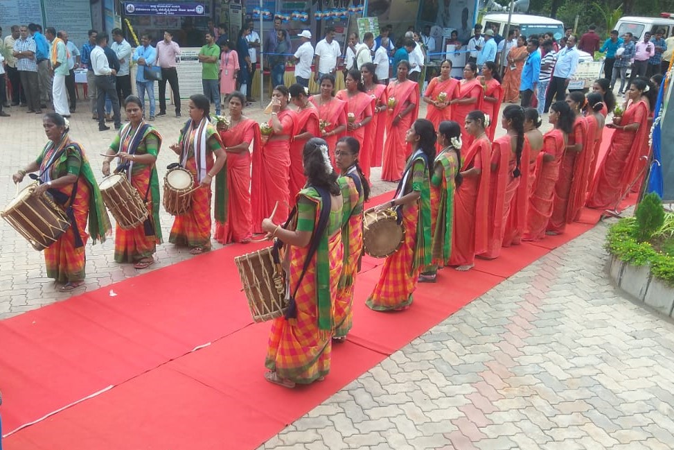SaahasZeroWaste's tweet photo. We are delighted to announce the inauguration of the first 10 TPD Materials Recovery Facility (MRF) in Nitte Gram Panchayat, Karkala Taluk, Udupi District by @ikseshwarappa, with presence of @ShobhaBJP and @karkalasunil 

#resourcerecovery #circulareconomy https://t.co/TTz4LpNumX