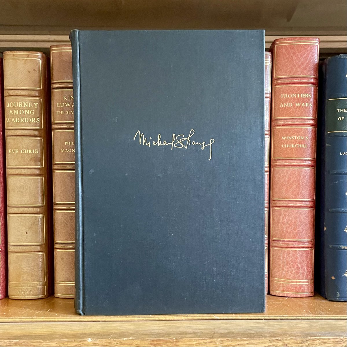 A signed first edition of this memoir by American poet, playwright, and actress Blanche Oelrichs, often known by her nom de plume, Michael Strange.

rookebooks.com/1940-who-tells…