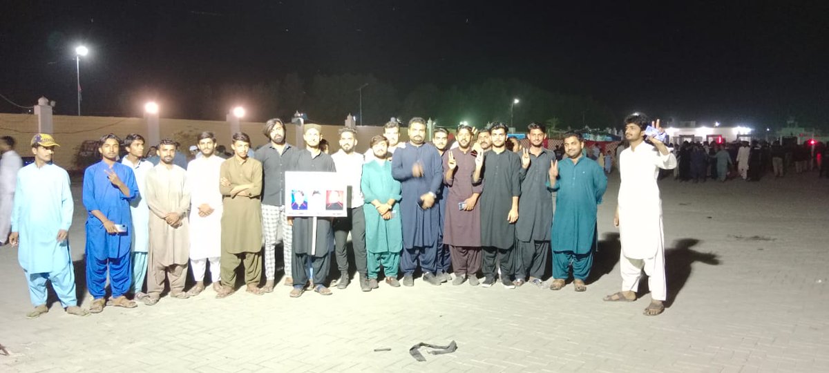 rafiqueahmed42's tweet photo. 4th April Youme Shahadat Shaheed Zulfikar Ali Bhutto sb..
At Mazare Qaid-e-Awam Ghari Khuda Bux Bhutto With SPSF City District larkana Team
#RISING_SPSF
@JameelSoomro @BakhtawarBZ @AseefaBZ @psfmansoor https://t.co/vsbxR8Nx5K