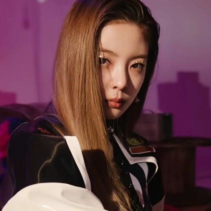 EGIRLJISU's tweet photo. bring my voltage up https://t.co/w9h904xjOp