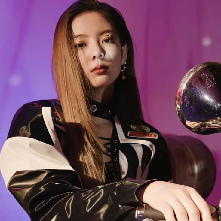 EGIRLJISU's tweet photo. bring my voltage up https://t.co/w9h904xjOp