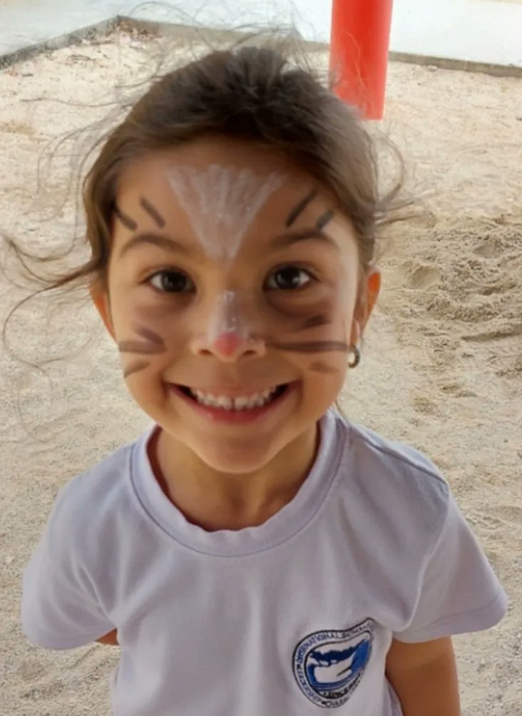kim_donker's tweet photo. In February, students celebrated the year of the tiger, followed directions to make paper lanterns, and worked collaboratively to build this famous landmark, the Great Wall of China. #isaruba #issedu #theymakemyheartsmile #kindergarten https://t.co/oGqYH3wZyD