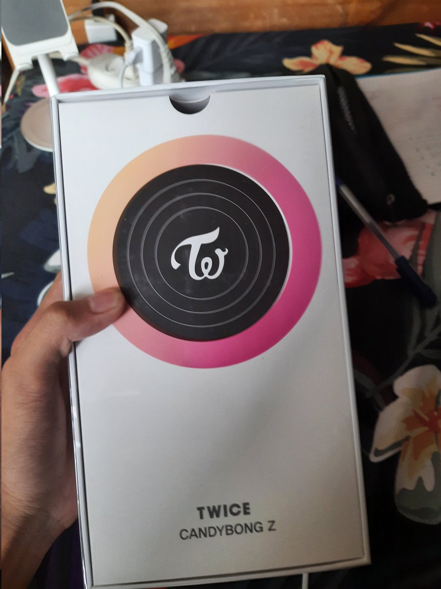 zeuskcart's tweet photo. WTS LFB help rt twice

TWICE CANDY BONG Z

Php 1500 + lsf

Unsealed
Never pa nagamit, chineck lang if okay
In super good condition, even the case
Original price is 2100 pesos
PRICE is negotiable!

Dm or reply for inquiries!

See pinned tweet for mop and mod! https://t.co/YflmpVA7yz
