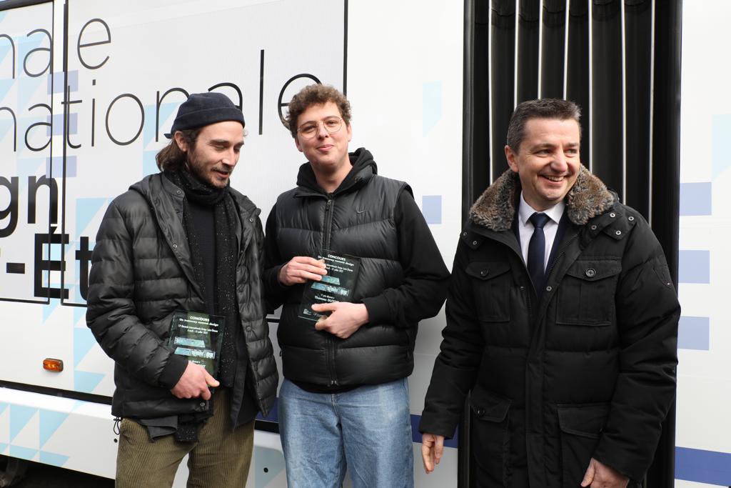 SteMetropole's tweet image. Et 1 et 2 et 3 #tramway nommés #design. Un nouveau tram aux couleurs de la #biennaledesign2022 habillé par 2 étudiants de l’#Esadse @BiennaleDesign @lacitedudesign @STAS_Officiel À découvrir sur bit.ly/35LEf32