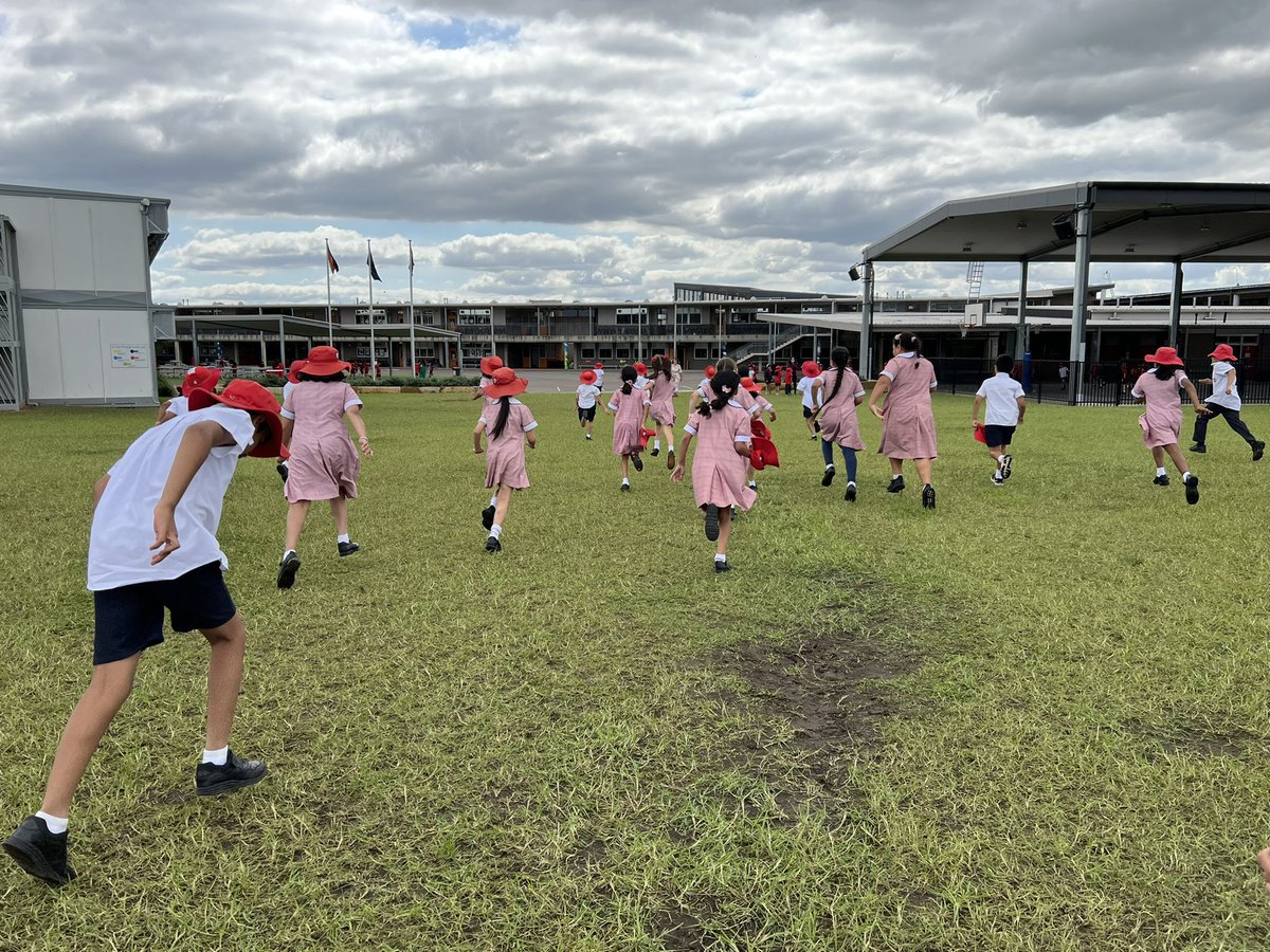 MissERaddatz's tweet photo. Brain breaks in year 3 🌈 https://t.co/utGXOkxzNI