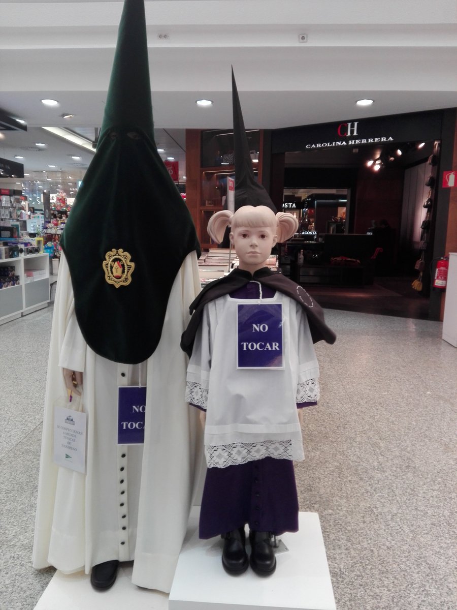 Manchy54's tweet photo. 😉 A punto... 👏
#nazareno #monaga #monaguilla #semanasanta #tunica #capirote #cofradia #sevillania #sevilla #servalabari #procesiones #estaciondepenitencia #penitentes #capillitas https://t.co/EGYLdfhLkV