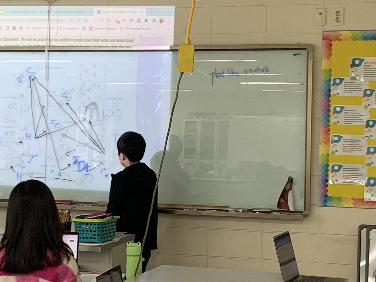 Slaid_Jim's tweet photo. G6 students share some initial designs in @ChopSciDesign class. And @lori_uemura has students diving into the food web. I overheard great discussions and genuine passion for learning and thinking! When you need energy- be with students and teachers!!! #kispride #kisms #edu https://t.co/61rKZo2Db3