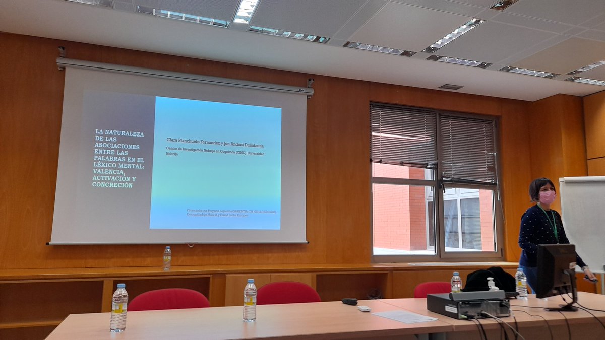 m_horno's tweet photo. Qué buena está siendo esta mañana en el panel de Psicolingüística. Ahora una charla sobre relaciones léxicas y lexicón mental https://t.co/qz1Im4dAO0
