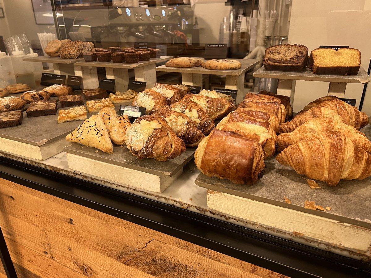massimocapoccia's tweet photo. When in NY i go always to #SevenGrams it’s like doing breakfadt in Italy. https://t.co/csNAbjp9IR