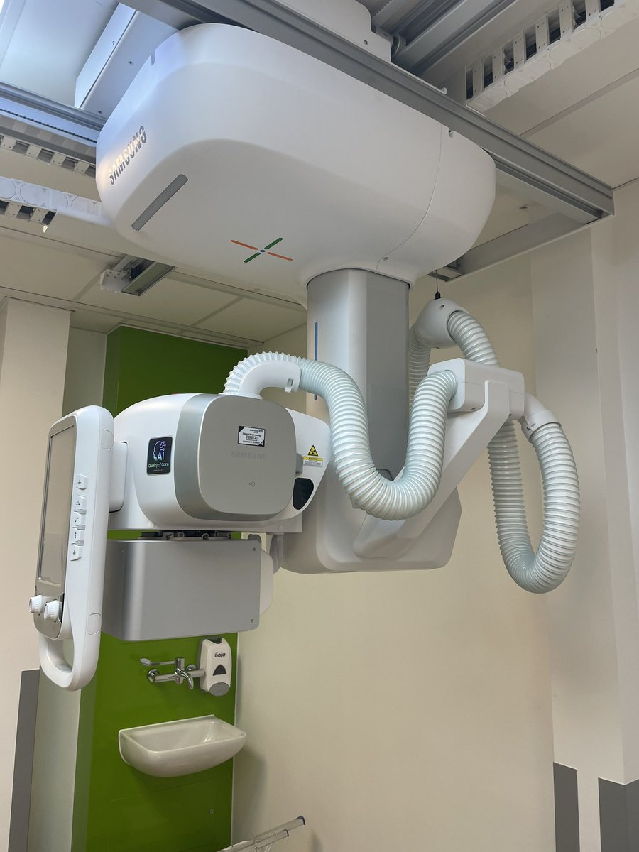 Outpatients XR looking fabulous… nearly there, great work team! 🙌Refurbished from a plant room! @WGNorky @WhippsCrossHosp