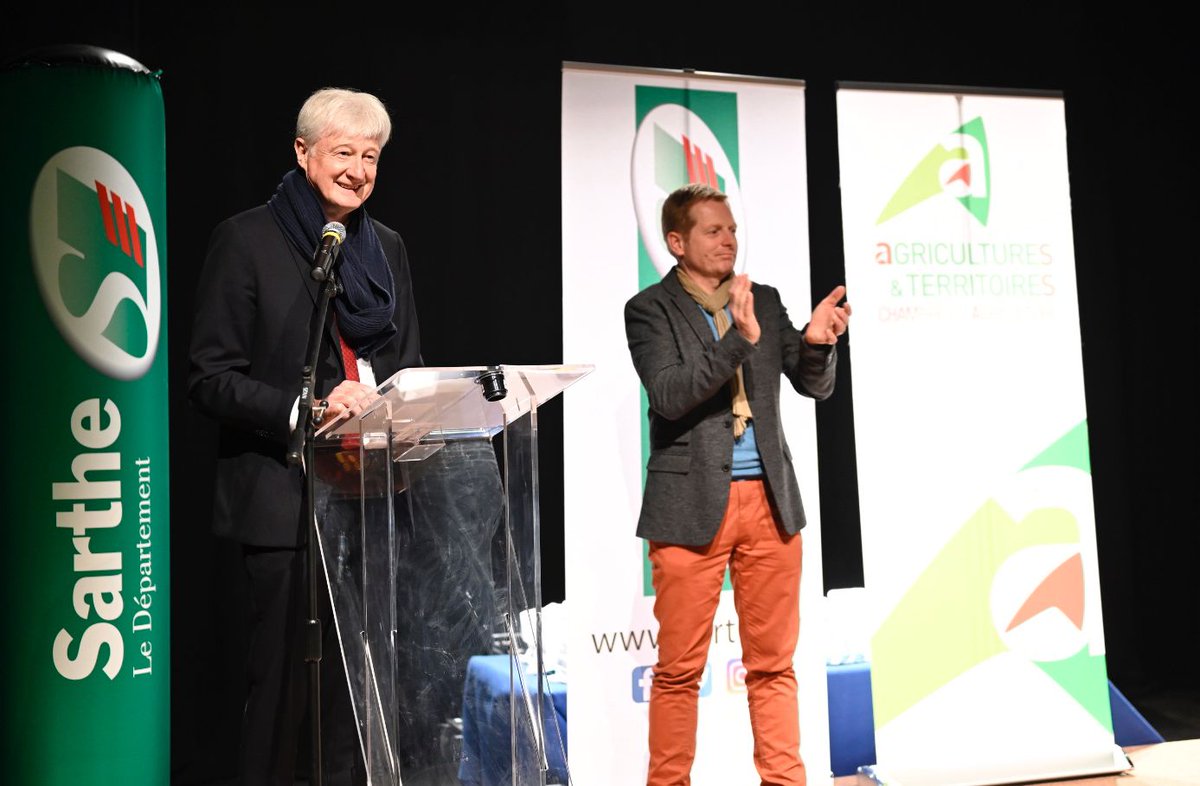 lasarthe_72's tweet photo. Dominique Le Mèner, Président du #CD72 félicite les agriculteurs, éleveurs, et entreprises sarthoises qui ont si bien représenté le département au dernier Salon International de l’#Agriculture, montrant ainsi la diversité et la qualité de leur savoir-faire ! 👏
#SIA2022 https://t.co/EGn98EizxU