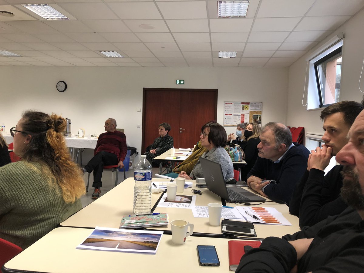 BrangerJc's tweet photo. Bonne matinée de travail au @le_cnam_pdl @Angers sur le plan de developpement territorial des 3 années a venir. La DT49 promet une belle dynamique au service des territoires!
@CBerengolc @Michel_Hemon @PailloncyG @Ness_papillon https://t.co/qsLUXZEfW5