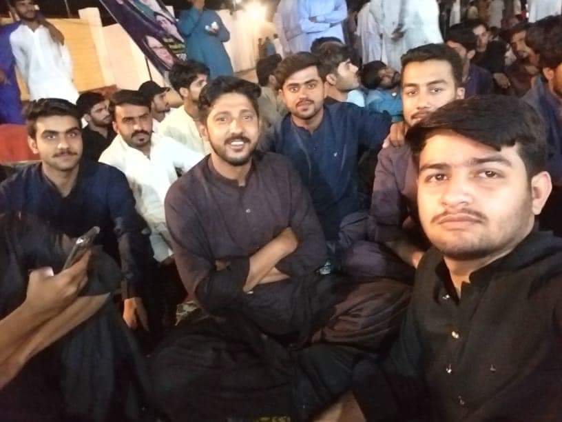 JagiraniUzair's tweet photo. 4th April Youme Shahadat Shaheed Zulfikar Ali Bhutto sb..
At Mazare Qaid-e-Awam Ghari Khuda Bux Bhutto With SPSF City District larkana Team
#RISING_SPSF https://t.co/bO12AN8n5R