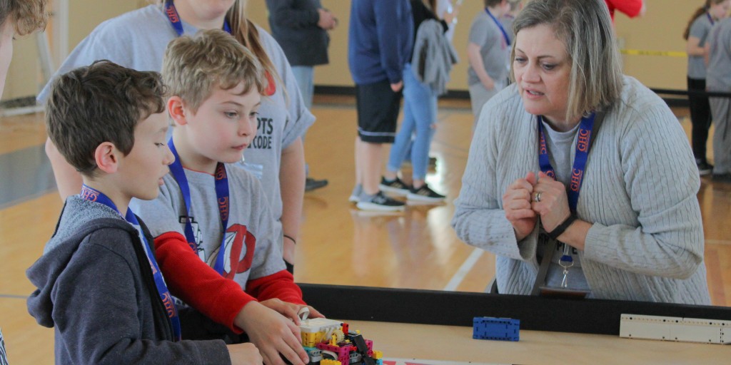 6MilePost's tweet image. &quot;GHC partnered with the Bartow County school system in hosting the fourth annual FIRST LEGO League Robotics Tournament in the Cartersville campus gymnasium on March 19.&quot; 🤖

Continue reading: ow.ly/Gw9R50IAng6 #GaHighlands #RoboticsTournament #Robotics #LEGO