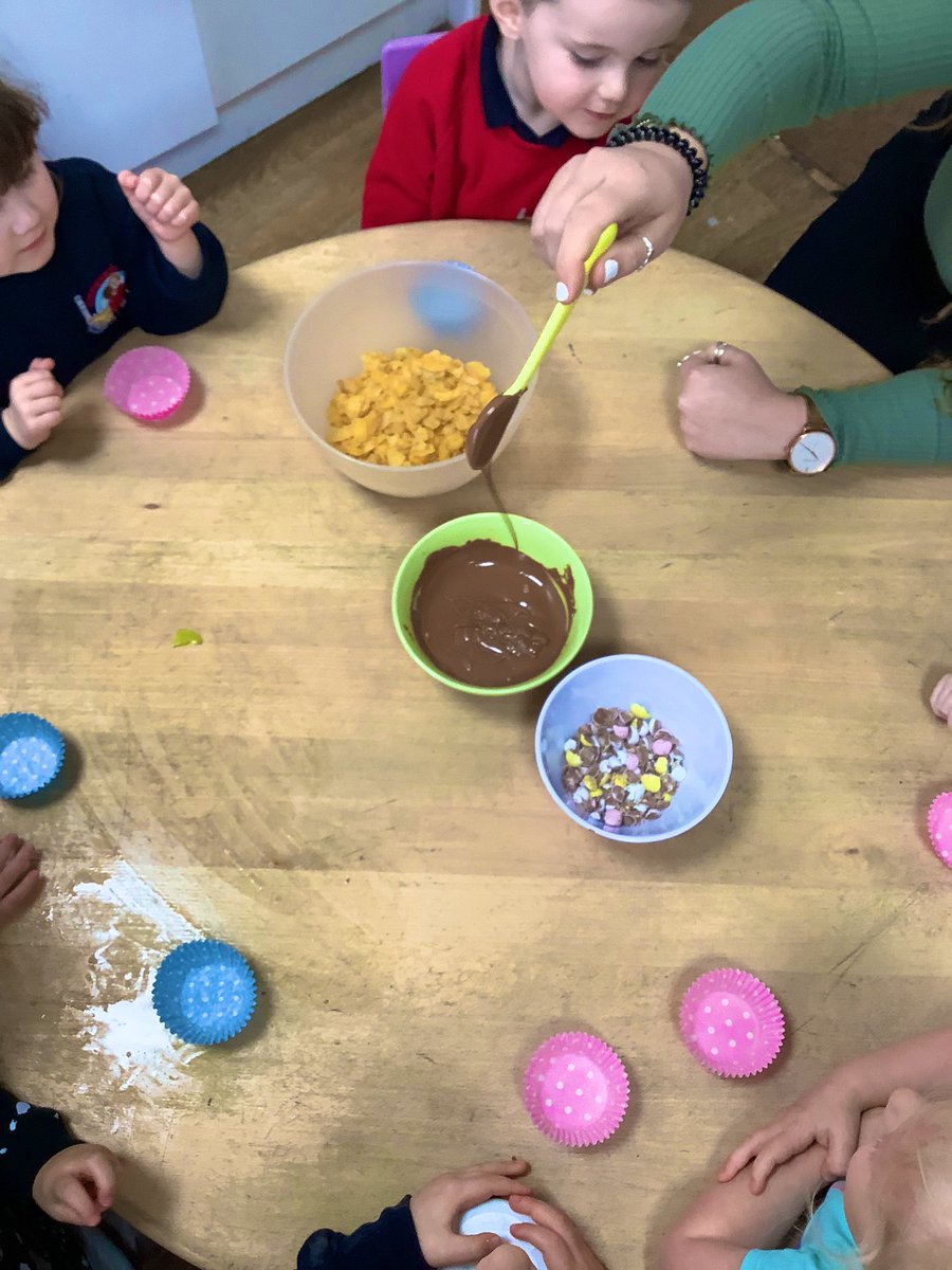 ESheret13's tweet photo. Is it even Easter in Early Years if it doesn’t involve a cornflakes crispy cake or two? 🐣😋 We enjoyed scooping and mixing to make our own yummy crispy cakes this morning! 🐣 
@ashleighguest_ @LouiseD160514s @SMemorial https://t.co/CnCHEBlQdV