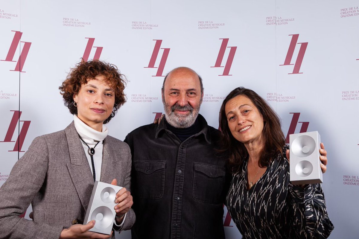 bonne_pioche's tweet photo. #MUSIQUE Consécration hier soir pour #UeleLamore et #BonnePiocheMusic (Ingrid Visquis) qui ont reçu, lors de la cérémonie du Prix de la création musicale, le prix de la meilleure musique originale de documentaire pour MARCHER SUR L’EAU. Bravo à elles ! 🏆🎼 https://t.co/AmLXOzqk8n