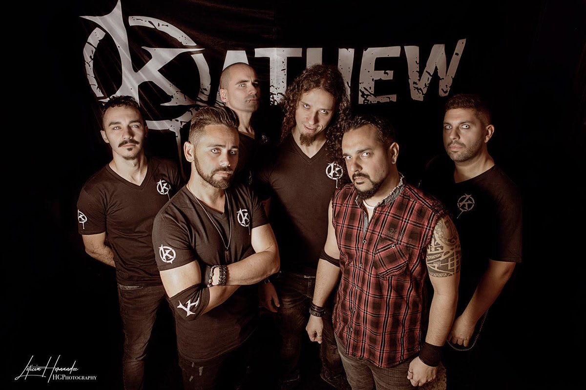 KATHEW adelanta un nuevo single llamado «Mil caras»

bit.ly/37h99k2

<a href="/KathewOficial/">Kathew | Metal Band</a> #kathew #groovemetal #numetal #noticias #novedades