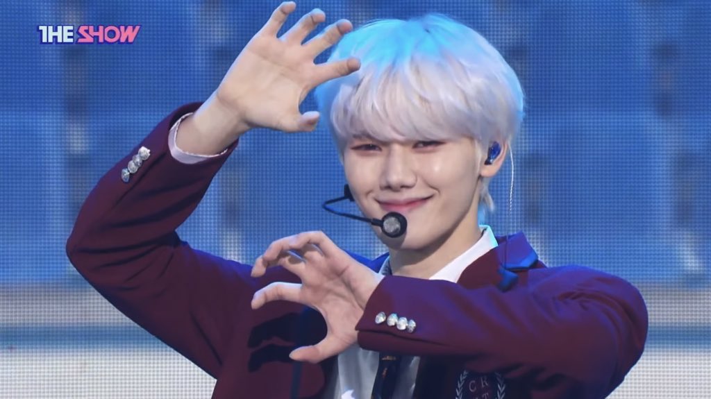 dailykmh's tweet photo. ending fairy minhee 🤍 https://t.co/F97EgmE8T7