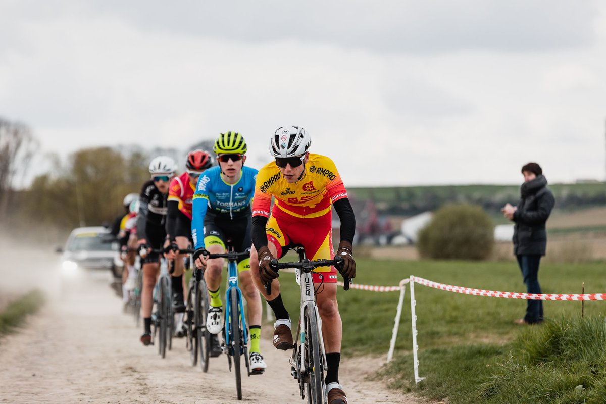 DCT_NewGen's tweet photo. Retour en image avec @gussevphoto sur la Coupe de France 🇨🇵 à la Pévèle Classics https://t.co/TFjzdhrrOA