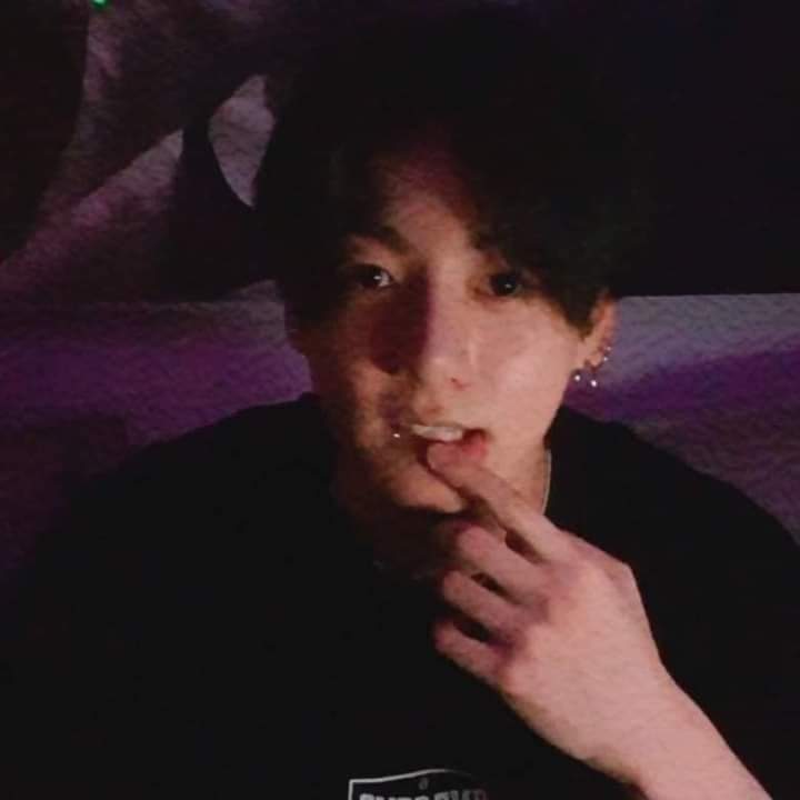 NonieParedes's tweet photo. JUNGKOOK: YOU WANT TO HAVE ME? TRY AND TAKE ME.. HE'S ALWAYS FLIRTING WITH ARMYS WAAAAAAAHHHH #Jungkook #BTSARMY #BTSJUNGKOOK #JUNGKOOKIE #JungkookBTS https://t.co/1gCW99ed3j
