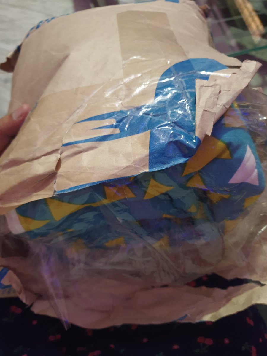 komalv376's tweet photo. Its been more than a week since the pickup has not been done and automatically updated issue resolved in the system. I don't expect this type of service . Want to take action asap  #Flipkart #CustomerService #badcustomerserviceexperience #kalyankrishnamurthi #sachinbansal https://t.co/axvioVbX9I