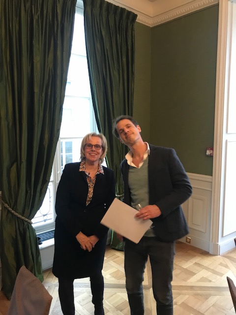 ObsTerritoria's tweet photo. Hier soir, dîner @Fimbacte_Tw au Club de la Nature et de la Chasse (Paris) autour de sa directrice-fondatrice Hedwige de Penfentenyo, en présence de Frédéric Pronchéry, maire de Belleville-en-Beaujolais et vice-président de la CC Saône-Beaujolais !
#urbanisme #fonctionpublique https://t.co/6pB4L7EueB