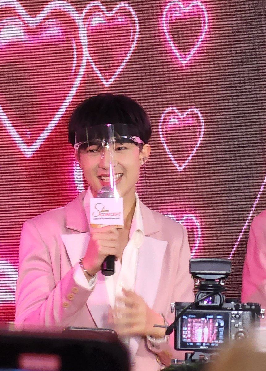 p1sut's tweet photo. นุนิวน่ารักไม่ไหวนะ 😍 #ZeeNuNew #SlimConceptXZeeNuNew https://t.co/7CbG3Tz6Qd