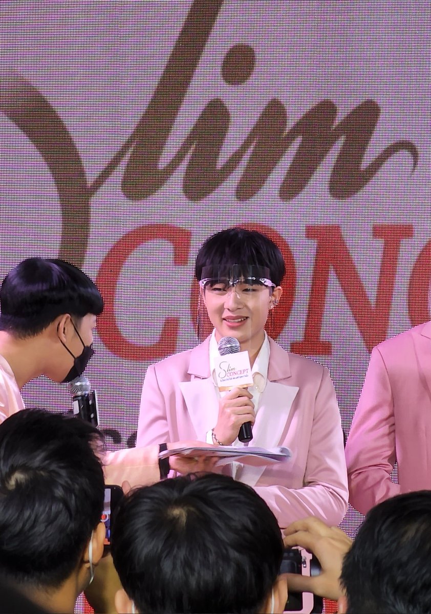 p1sut's tweet photo. นุนิวน่ารักไม่ไหวนะ 😍 #ZeeNuNew #SlimConceptXZeeNuNew https://t.co/7CbG3Tz6Qd