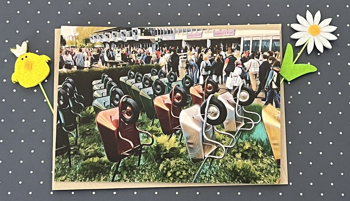 iSpyphotographs's tweet photo. Hello #iSpies and #elevenseshour Working on the Spring ‘Collection’ … 😹 📸 Very Limited Edition greetings cards. Not in shop yet so DM if you’d like one #Chelsea #supportsmallbusiness #shopindie #MHHSBD #SmartSocial 😻🐈‍⬛ https://t.co/WFUG8b6tUO