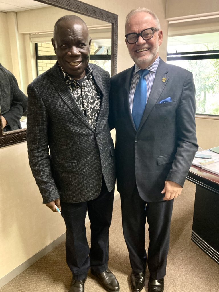 niehaus_carl's tweet photo. After not having met for quiet a while, I had this morning a lovely meeting with my dear friend Dr. #KwameAmuah. As always I enjoyed his political insights and astute assessment of our political landscape. It was good to share time with you again my dear comrade 🙏🏾🙌🏾. https://t.co/fEJgOr1INA