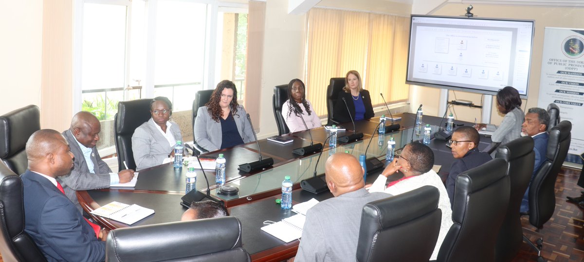 ODPP_KE's tweet photo. DPP, Noordin Haji, today received a delegation from the Office of the Attorney General - Ghana led by their DPP, Ms. Yvonne Atakora Obuobisa, who paid him a courtesy call.
 #HakiNaUsawa  #OdppCourtesyCalls https://t.co/Fk5R7HPaXT
