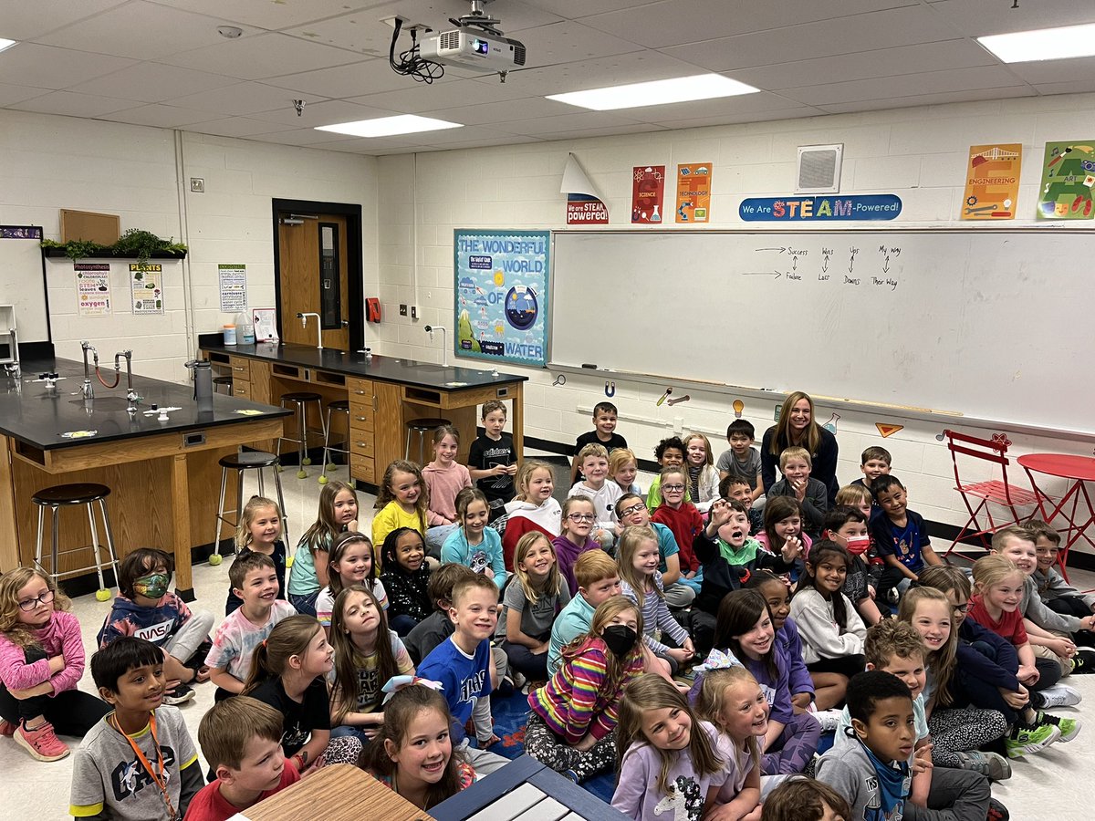 JCopelandMSE's tweet photo. Thank @DanielleBreezy for kicking off our weather unit for our @MES_Mustangs. https://t.co/WrpEWCzK7P