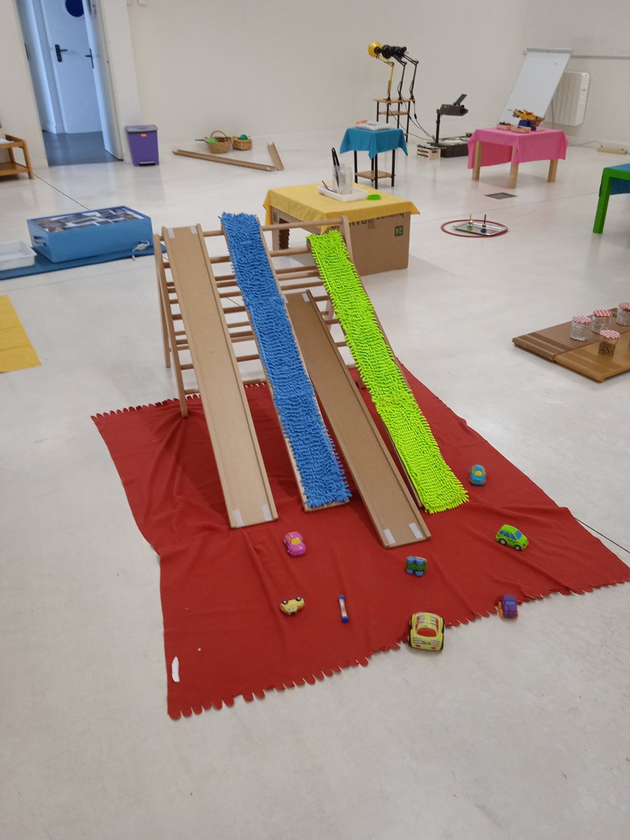 CP Juan de Lanuza (@cpjuandelanuza) on Twitter photo Estancia Hipatia en <a href="/unizar/">Universidad Zaragoza</a>, dentro del proyecto: "Formación del profesorado en competencia #STEAM del CP Juan de Lanuza-<a href="/ieselportillo/">IES El Portillo</a>-@FacultadEducaUZ ". Separamos mezclas 🧪 clasificamos residuos ♻️ y visitamos el espacio Natura. 👇👇 <a href="/dgafprofesorado/">F. Prof. Aragón</a> <a href="/CendoyaA/">Arancha Cendoya</a> <a href="/tonimartinez24/">Toni Martínez Ramos</a> Estancia Hipatia en <a href="/unizar/">Universidad Zaragoza</a>, dentro del proyecto: "Formación del profesorado en competencia #STEAM del CP Juan de Lanuza-<a href="/ieselportillo/">IES El Portillo</a>-@FacultadEducaUZ ". Separamos mezclas 🧪 clasificamos residuos ♻️ y visitamos el espacio Natura. 👇👇 <a href="/dgafprofesorado/">F. Prof. Aragón</a> <a href="/CendoyaA/">Arancha Cendoya</a> <a href="/tonimartinez24/">Toni Martínez Ramos</a>