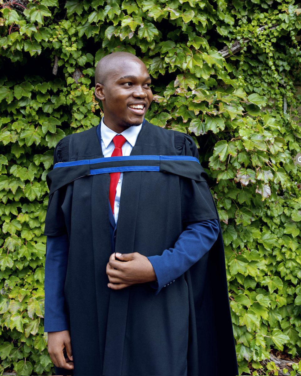 legendmapelo's tweet image. Officially a UCT graduate. Danko mdali.🙏🏾 #UCTGrad2022