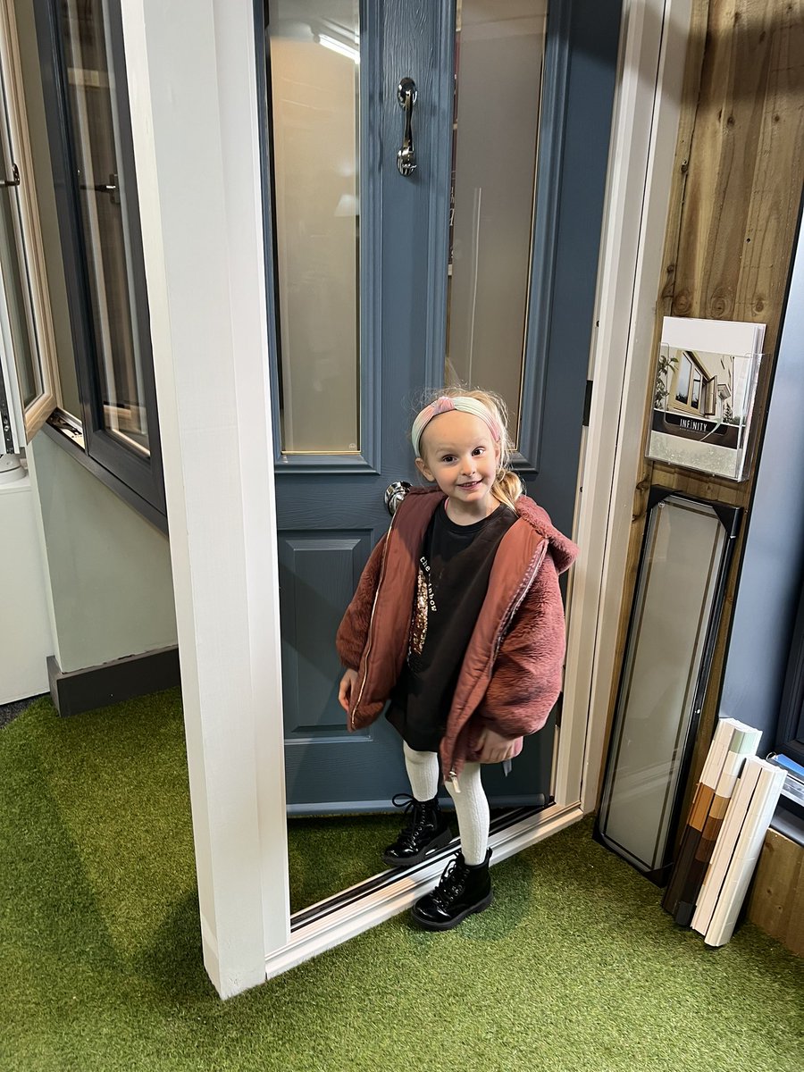 It’s that time of year again when the boss turns up to check on the place! 🤣🥰💙 #bossgirl #familybusiness