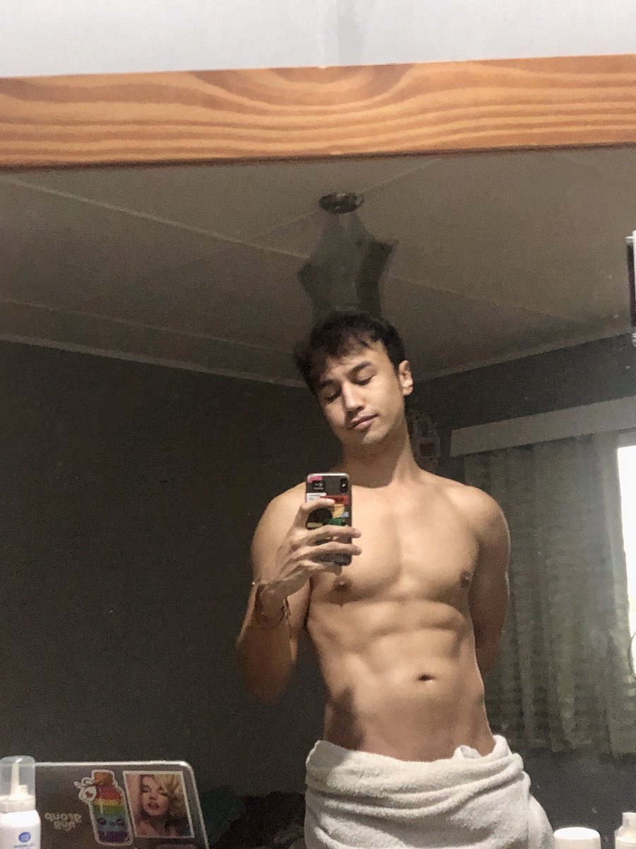 JasonDaRuler's tweet image. cuddle weather or something