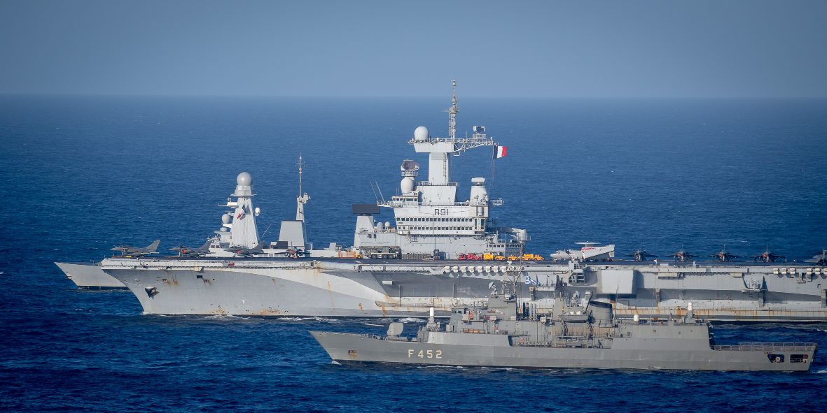 FauteuilColbert's tweet photo. #GAN - #FAN 🇫🇷⚓️
Mission #Clemenceau22
➡️ Le #GAN / #TF473🇫🇷 a participé à l'exercice #Iniochos2022 (31 mars - 2 avril 2022) avec la #ΠN 🇬🇷⚓️, dans la zone maritime du Sud de la mer Ionienne, de l'île de Cythère et du Sud-Ouest de la mer Egée. https://t.co/Mr39MuGKZa