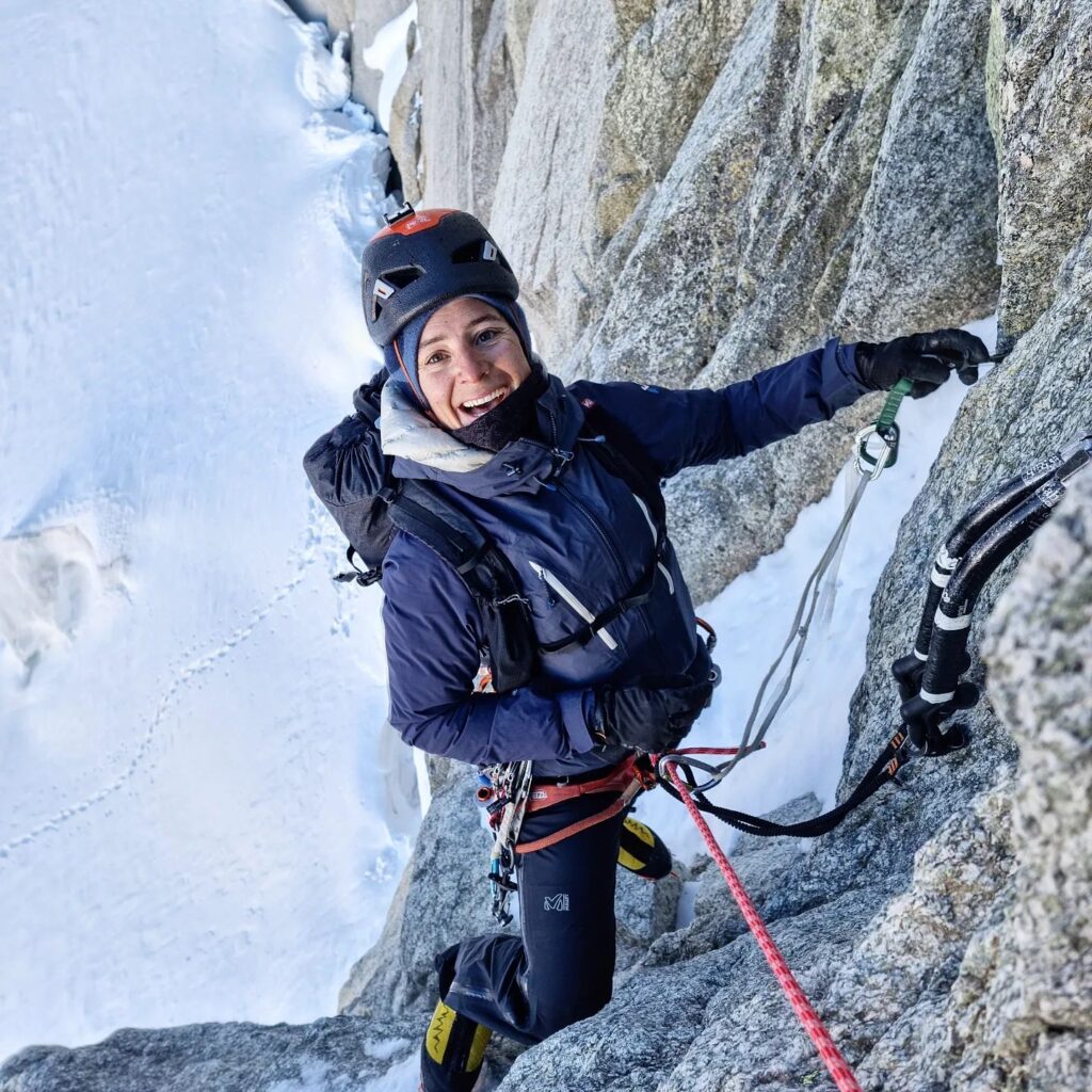 endorfeen_'s tweet photo. 🏔 Les Drus. Ever thought of getting to the top? What a fantastic adventure it would be. @bastien_levy is taking you there https://t.co/mIdSh6Egj4
#lesdrus #winterascent #guidechamonix #chamonix #montblanc #adventureiscalling #followtheguide #goexplore #neverstopexploring https://t.co/QEpuW2v1yC