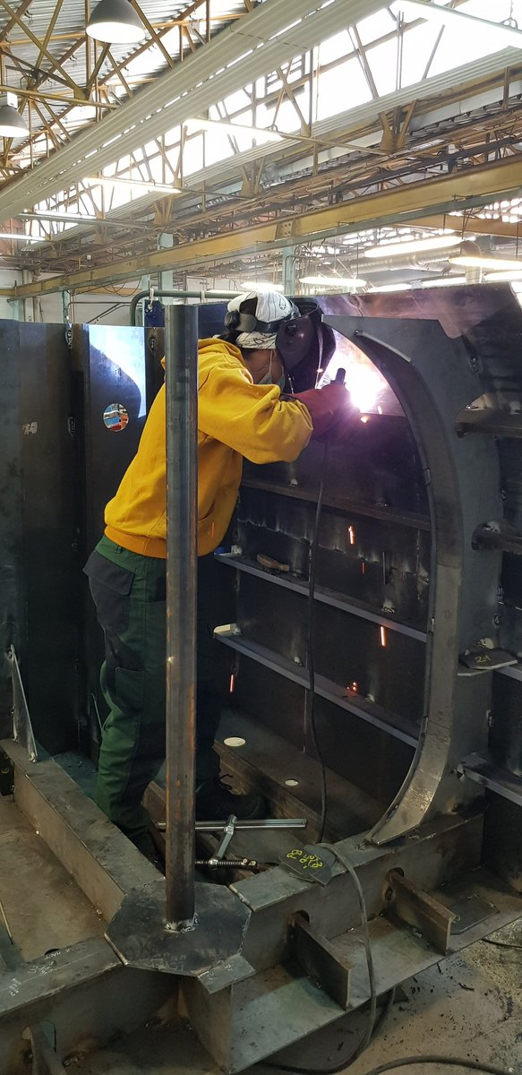 AFPA_PACA's tweet photo. Objectif #emploi : Les nombreuses perspectives du #métier de #chaudronnier👍👩‍🏭🧑‍🏭⚙️
#accompagnement #formation #reconversion #emploi #industrie @AFPA_PACA  #istres #marseille - Plus d'info sur https://t.co/9BQcdMY9i9 https://t.co/ysVN8aEPBQ