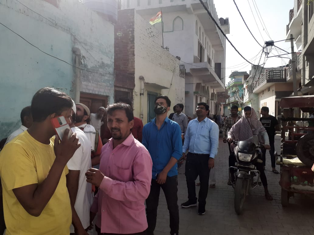 pvvnlsambhal's tweet photo. Checking abhiyan in sambhal town by EE-Sambhal and SDO-I under Edd Sambhal.@mduppcl 
@MdPvvnl 
@UppclChairman https://t.co/gDdznX9ZfC