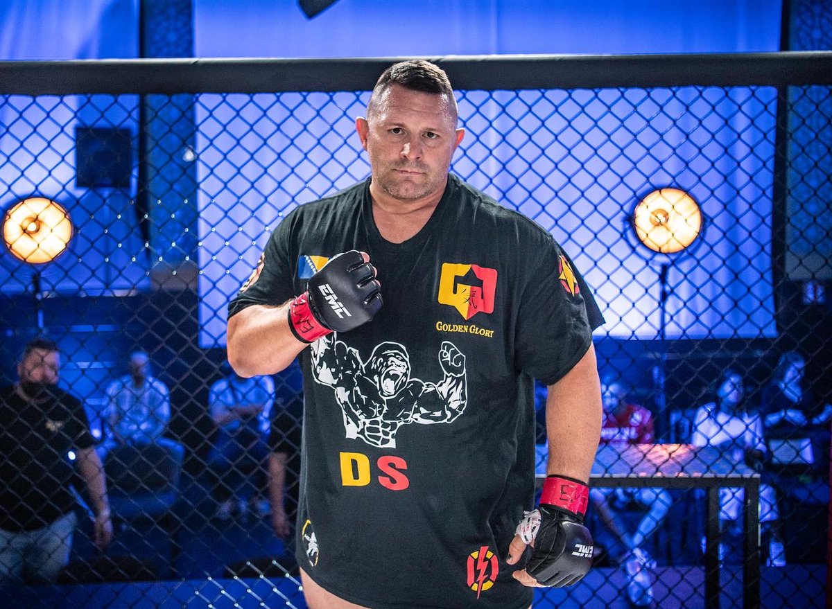 EMC 7 Performance of the Night winner and UFC veteran Denis Stojnic is back at EMC and looks to make it 𝟏𝟎 straight wins on April 16th! 

🇩🇪 #EMC9 | 🗓 April 16 | 📍Düsseldorf