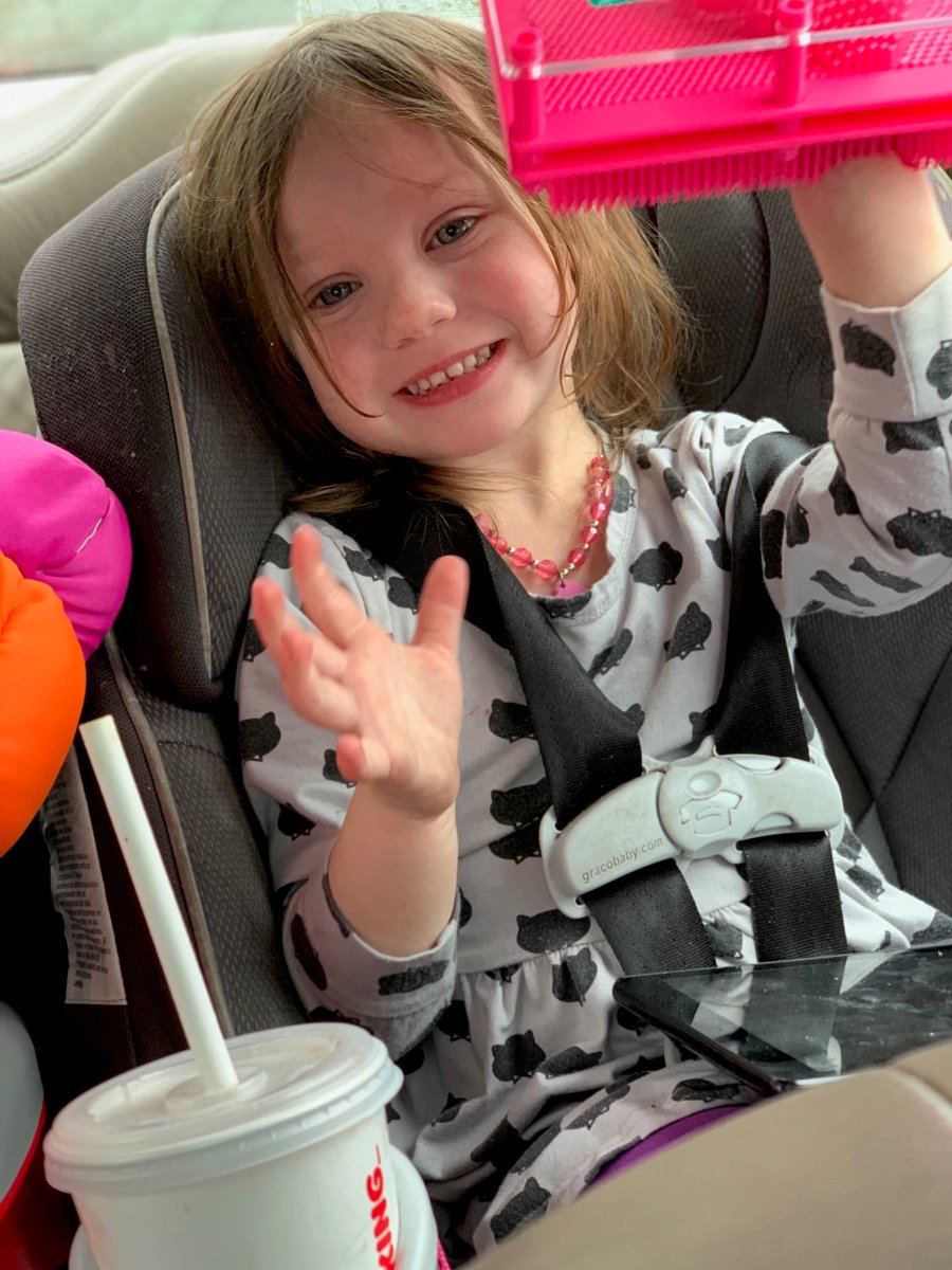 hollymenino's tweet photo. #BREAKING: Amber Alert issued for 3 yr/old Faith Collins. Bothell Police say she was last seen at 9838 Northeast 190th Street in Bothell in a 2001 Gold Honda Accord w/front end damage. The license plate is BWW8403. She was wearing black dress, beige pants w/black stars

#KOMONews https://t.co/Qz5uxmfuC6